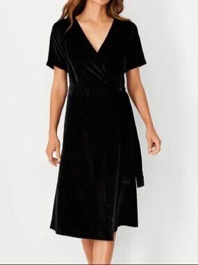Ann Taylor Velvet Faux Wrap Midi Dress Black Short Sleeve Women's Size 2